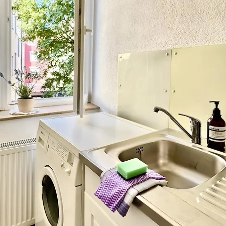 Anna * Λιντάου